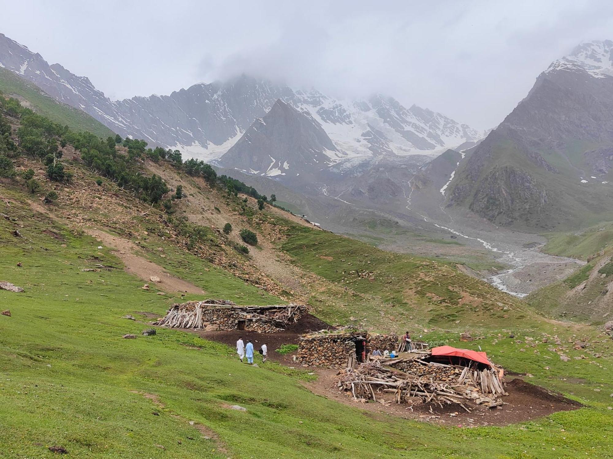 Rakaposhi Amin Hotel & Restaurant Pissan Hunza Nagar Gilgit Baltistan Exterior photo
