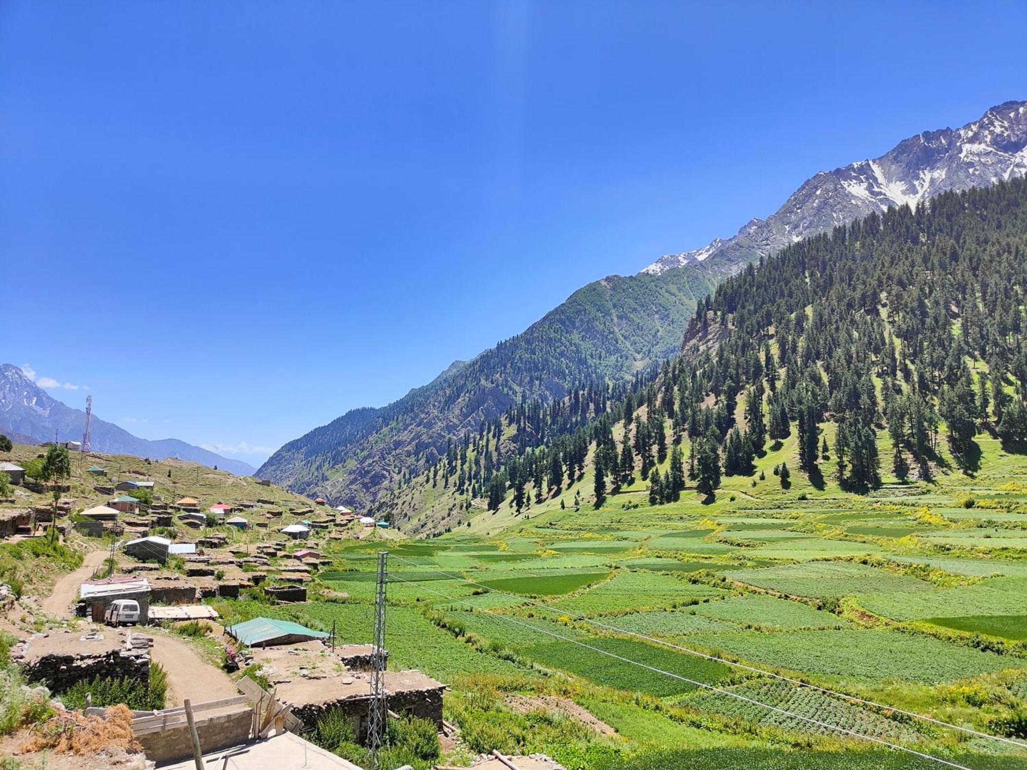 Rakaposhi Amin Hotel & Restaurant Pissan Hunza Nagar Gilgit Baltistan Exterior photo